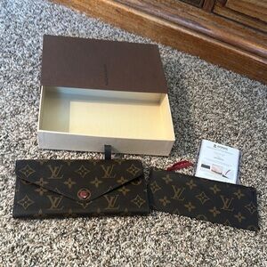 Louis Vuitton Emilie Monogram wallet with matching  pouch with box!